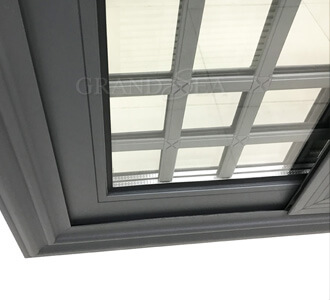 design della griglia per finestra scorrevole in alluminio