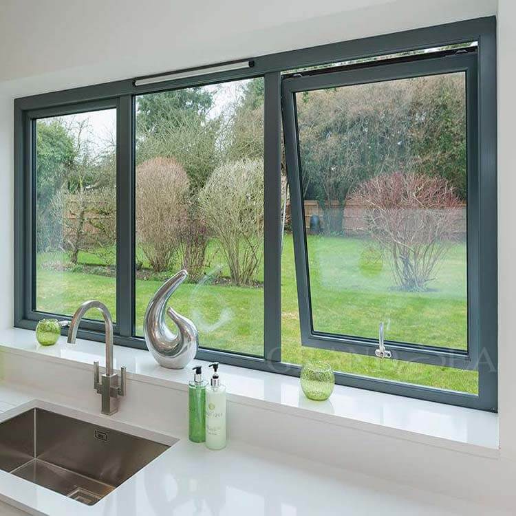 finestre con tendalino in alluminio