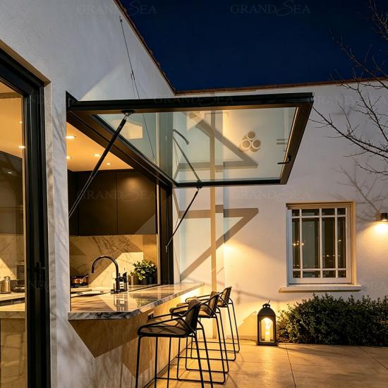 finestra a tenda con telaio in alluminio