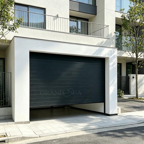 porta da garage per villa moderna